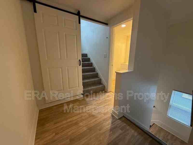 847 Heyl Ave - Photo 4 of 15