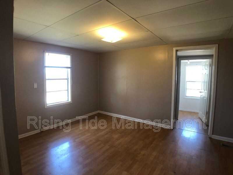 1208 Waverly St - Photo 4 of 12