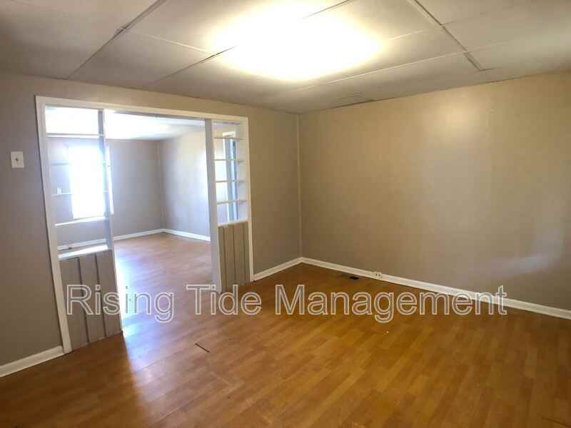 1208 Waverly St - Photo 5 of 12