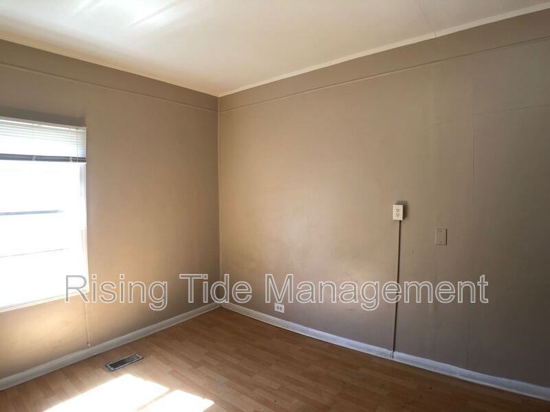 1208 Waverly St - Photo 6 of 12