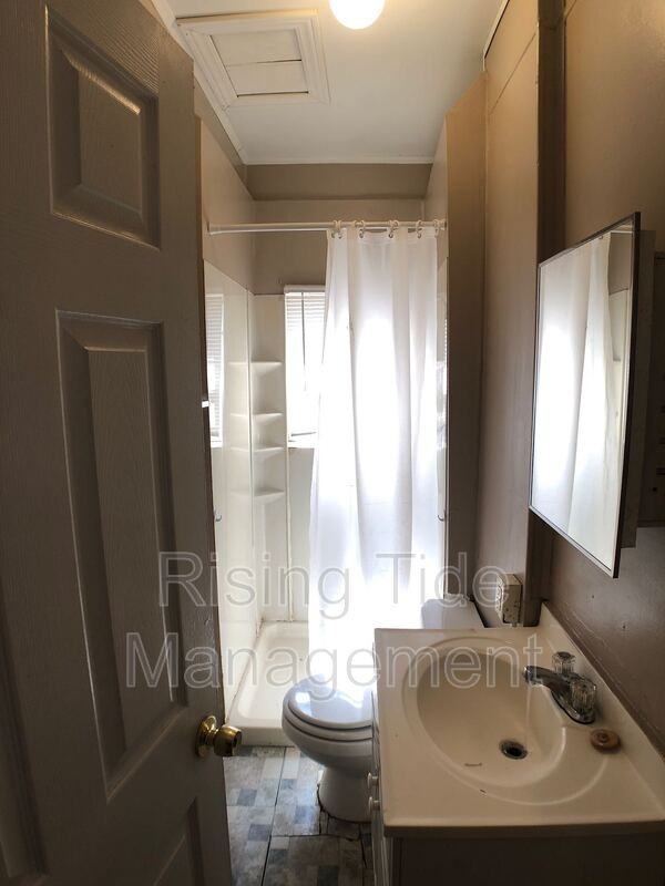 1208 Waverly St - Photo 7 of 12