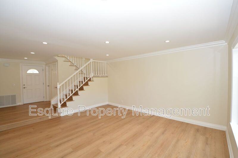 6713 Singletree Ln - Photo 7 of 30