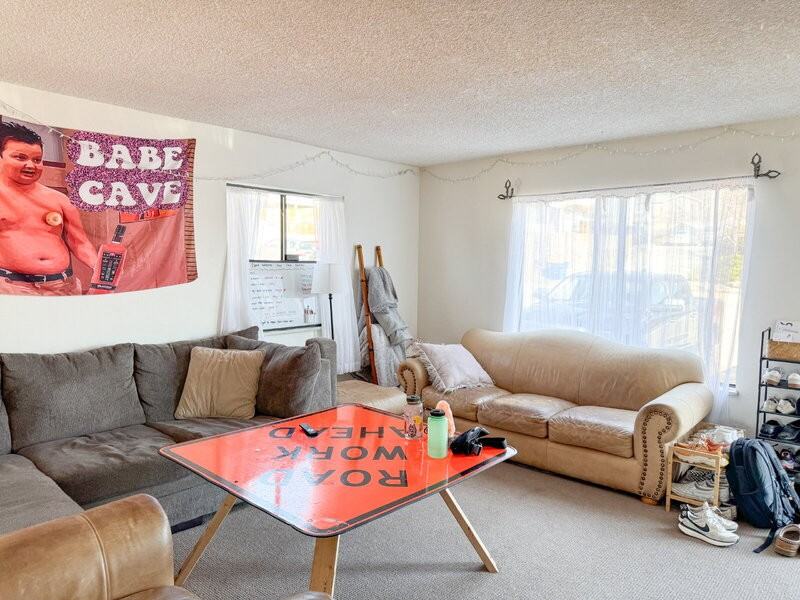 1539 Secrest Ct - Photo 2 of 5
