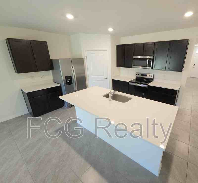 296 Hickory Course Trl - Photo 2 of 16