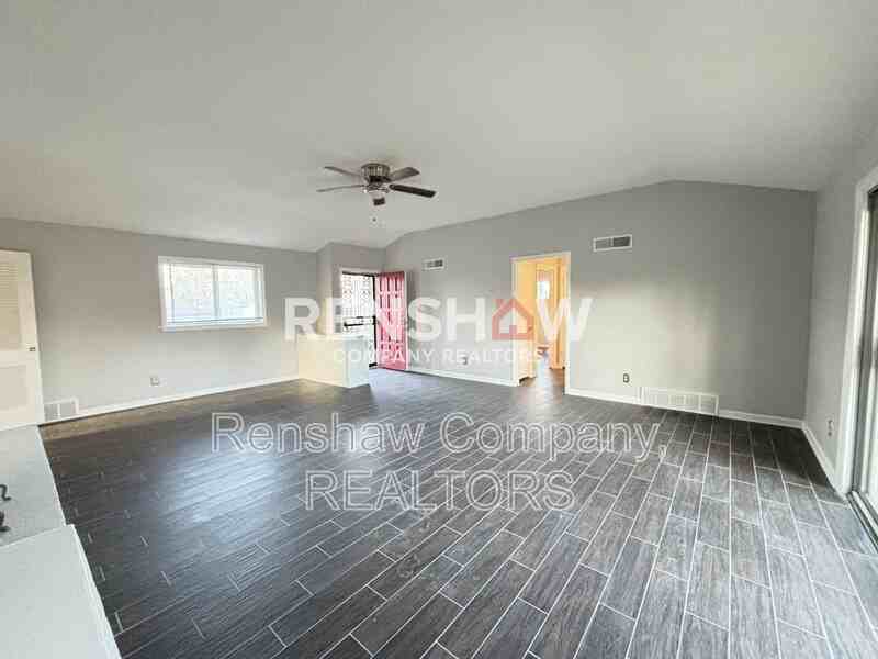 3015 Laurencekirk Rd - Photo 3 of 23