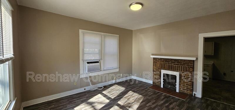 714 Tucker St - Photo 2 of 9