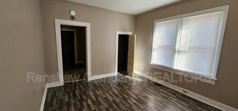 714 Tucker St - Photo 3 of 9