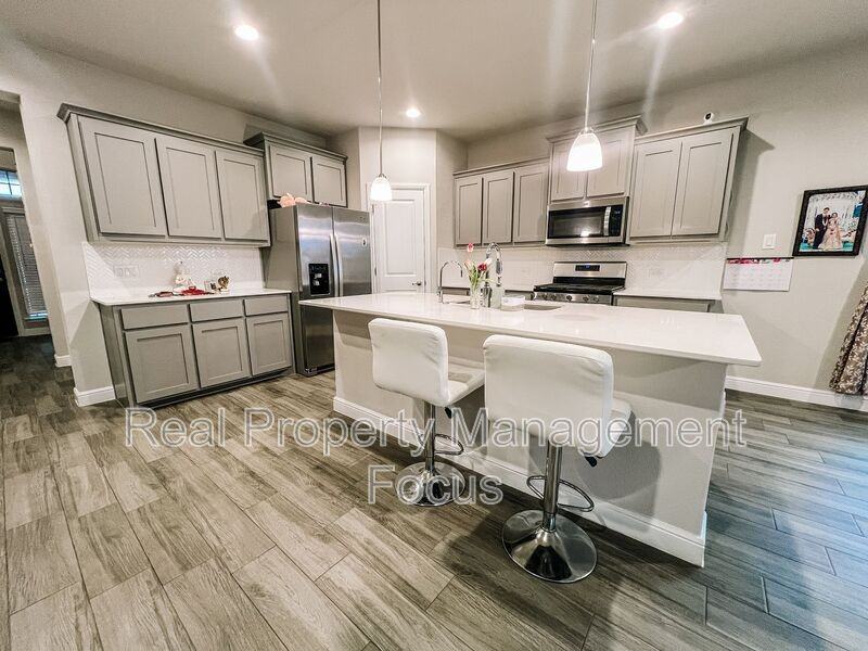 5516 Nelson Pkwy - Photo 3 of 24