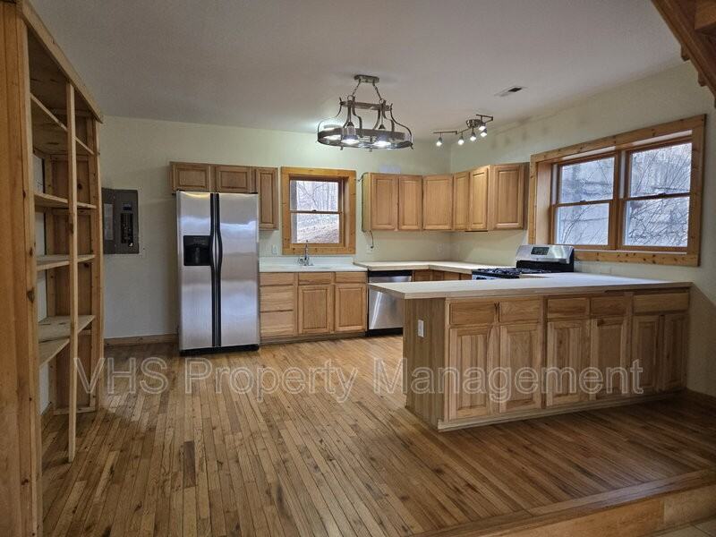 686 Gid Brown Hollow Rd - Photo 2 of 27