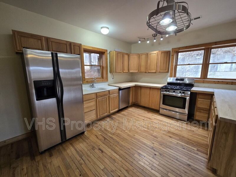 686 Gid Brown Hollow Rd - Photo 3 of 27