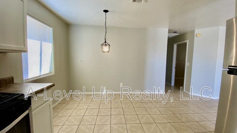 913 E 34th St #1 - Photo 7 of 25