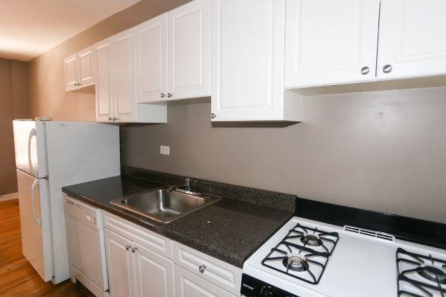 624 W Barry Ave #2W - Photo 4 of 19