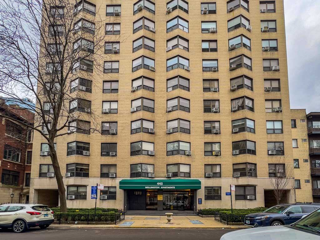 445 W Wellington Ave #1D
