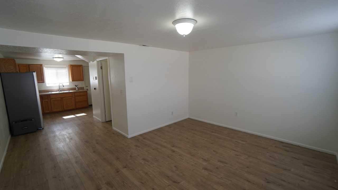 1289 E Gordon Ave - Photo 4 of 17