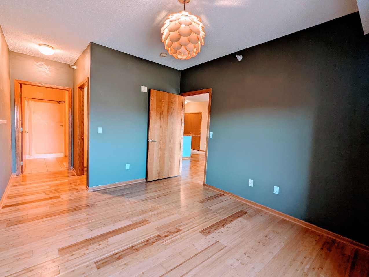 4824 E 53rd St #405 - Photo 6 of 20