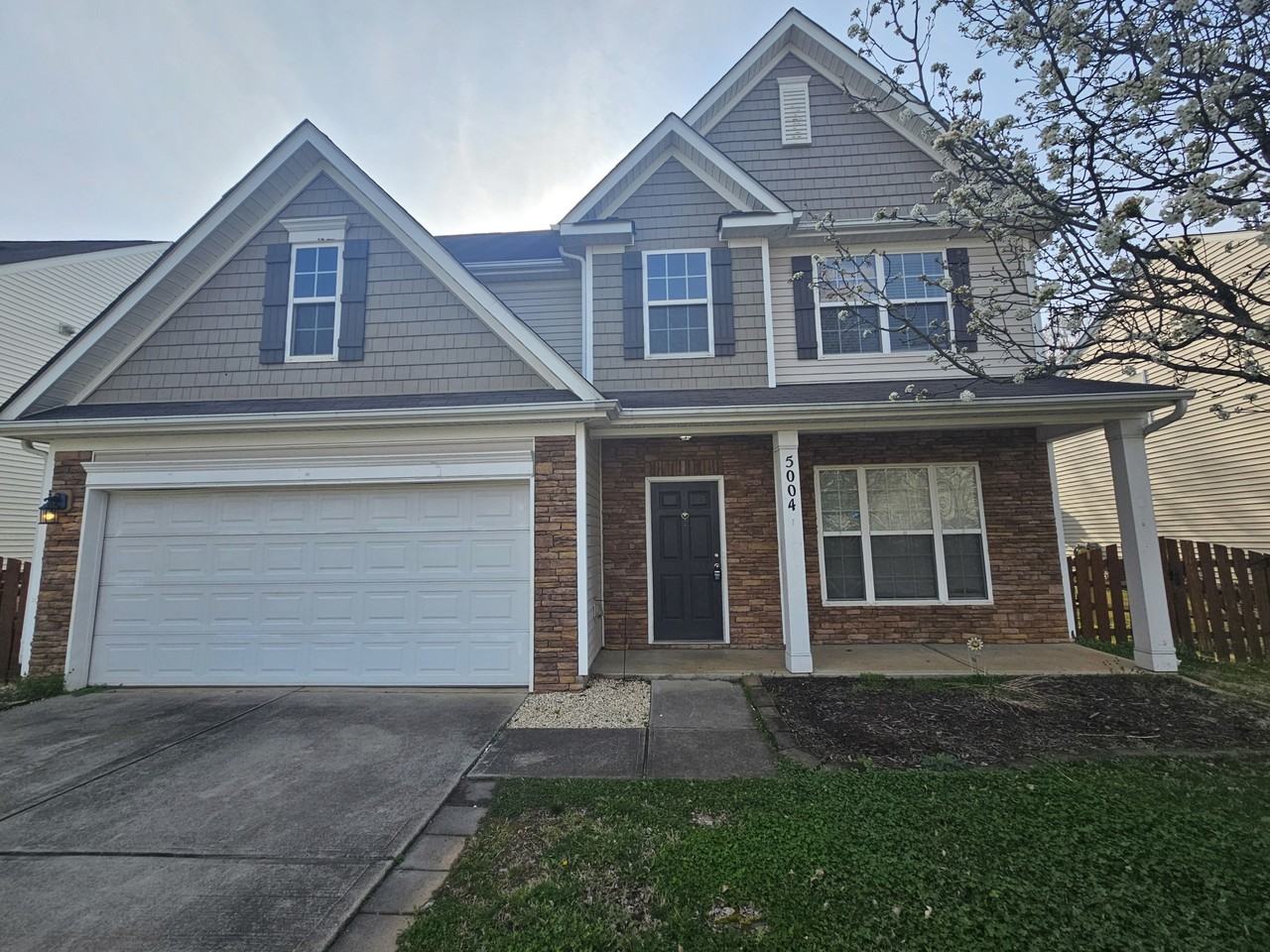 5004 Centerview Dr - Photo 2 of 10