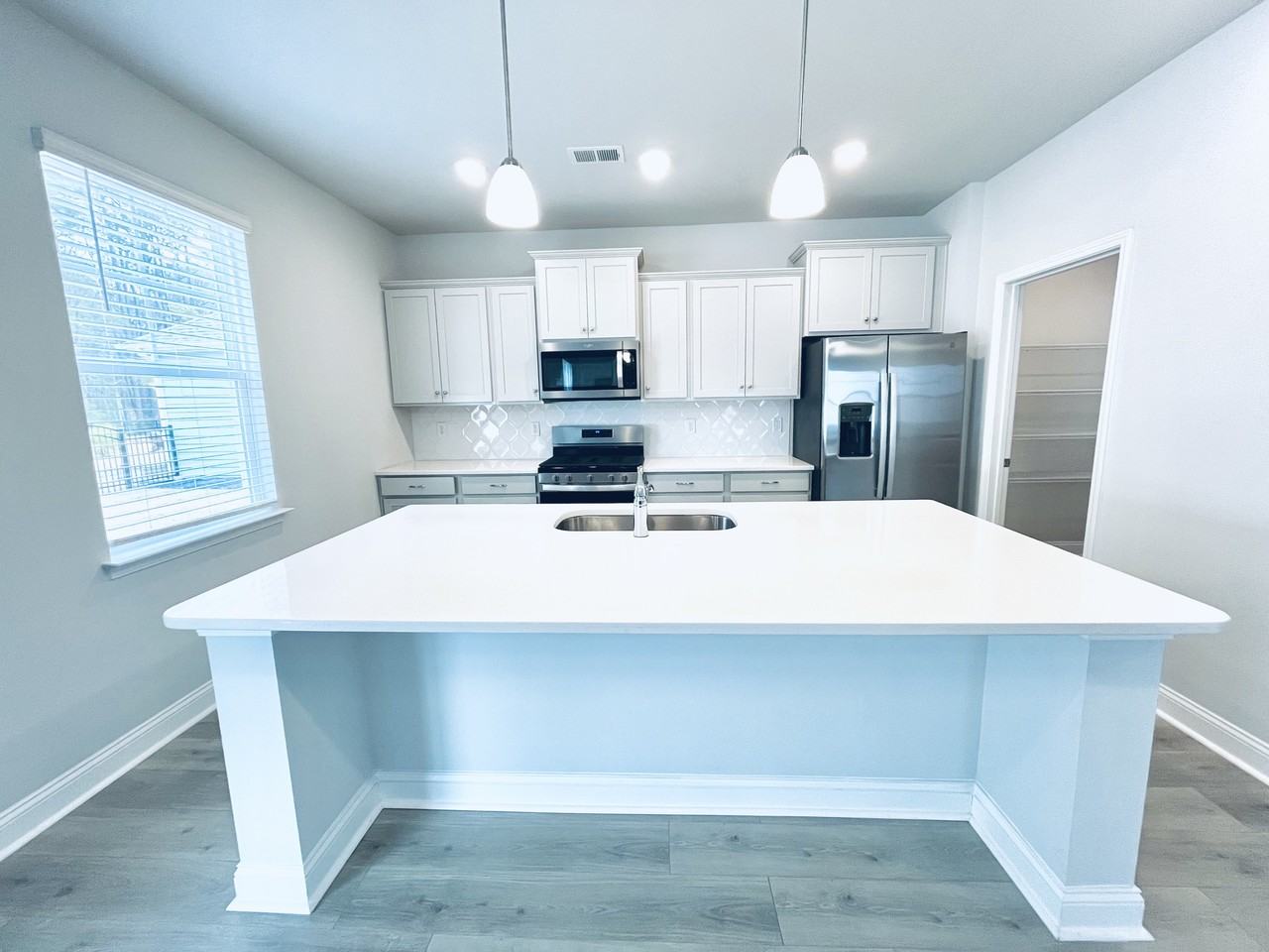 4029 Dewberry Ln - Photo 4 of 30