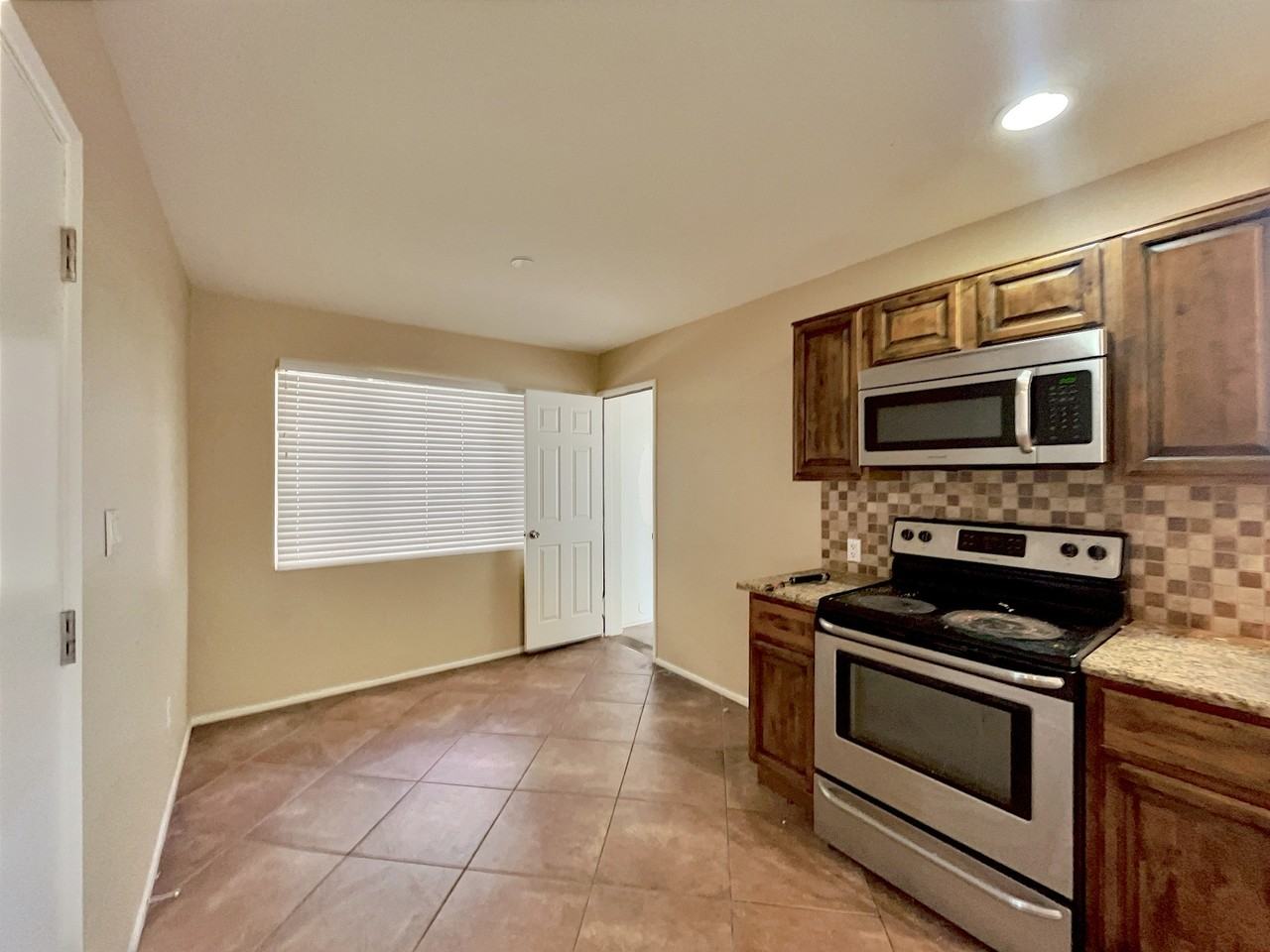 3213 N 69th Pl - Photo 4 of 32