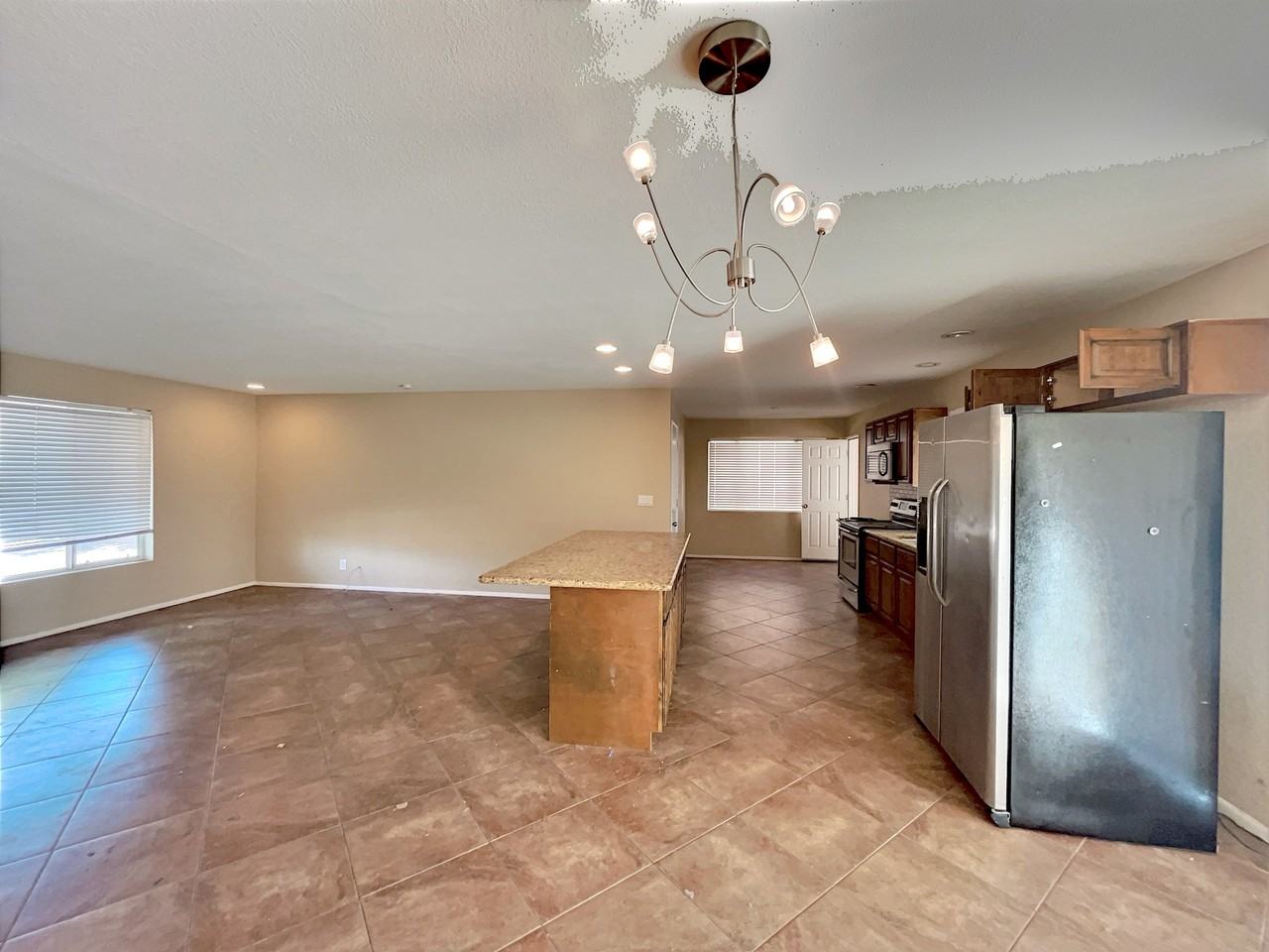 3213 N 69th Pl - Photo 5 of 32