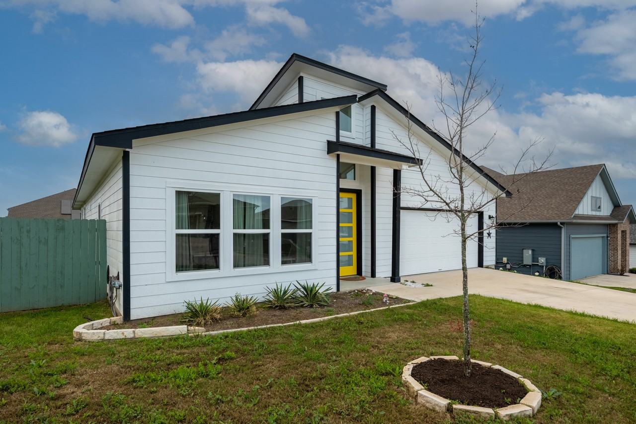 16512 Fetching Ave - Photo 4 of 40