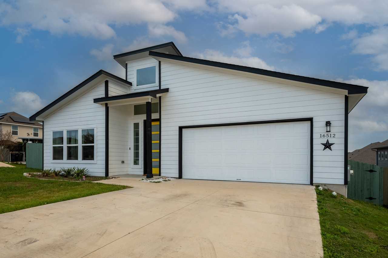 16512 Fetching Ave - Photo 5 of 40