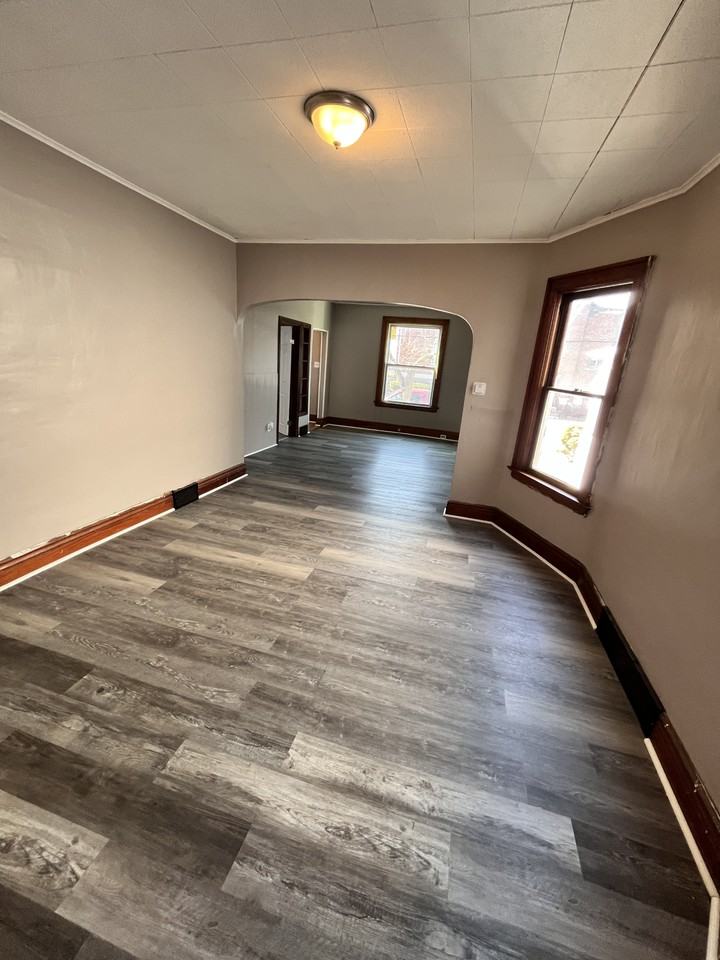 119 Domedion Ave - Photo 2 of 15