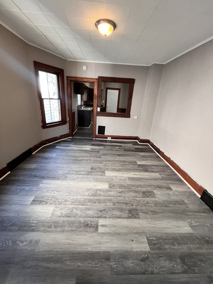 119 Domedion Ave - Photo 3 of 15