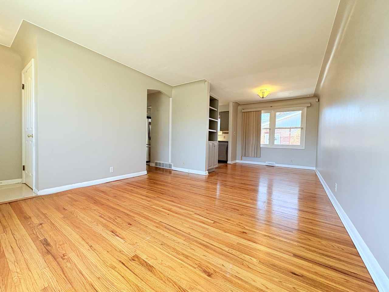 3271 Everts Ave - Photo 2 of 33