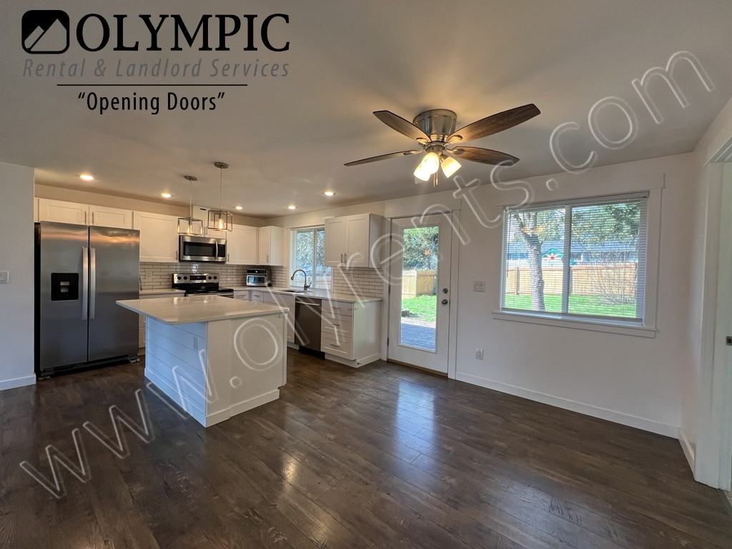 8724 Quinault Loop Ne - Photo 7 of 36