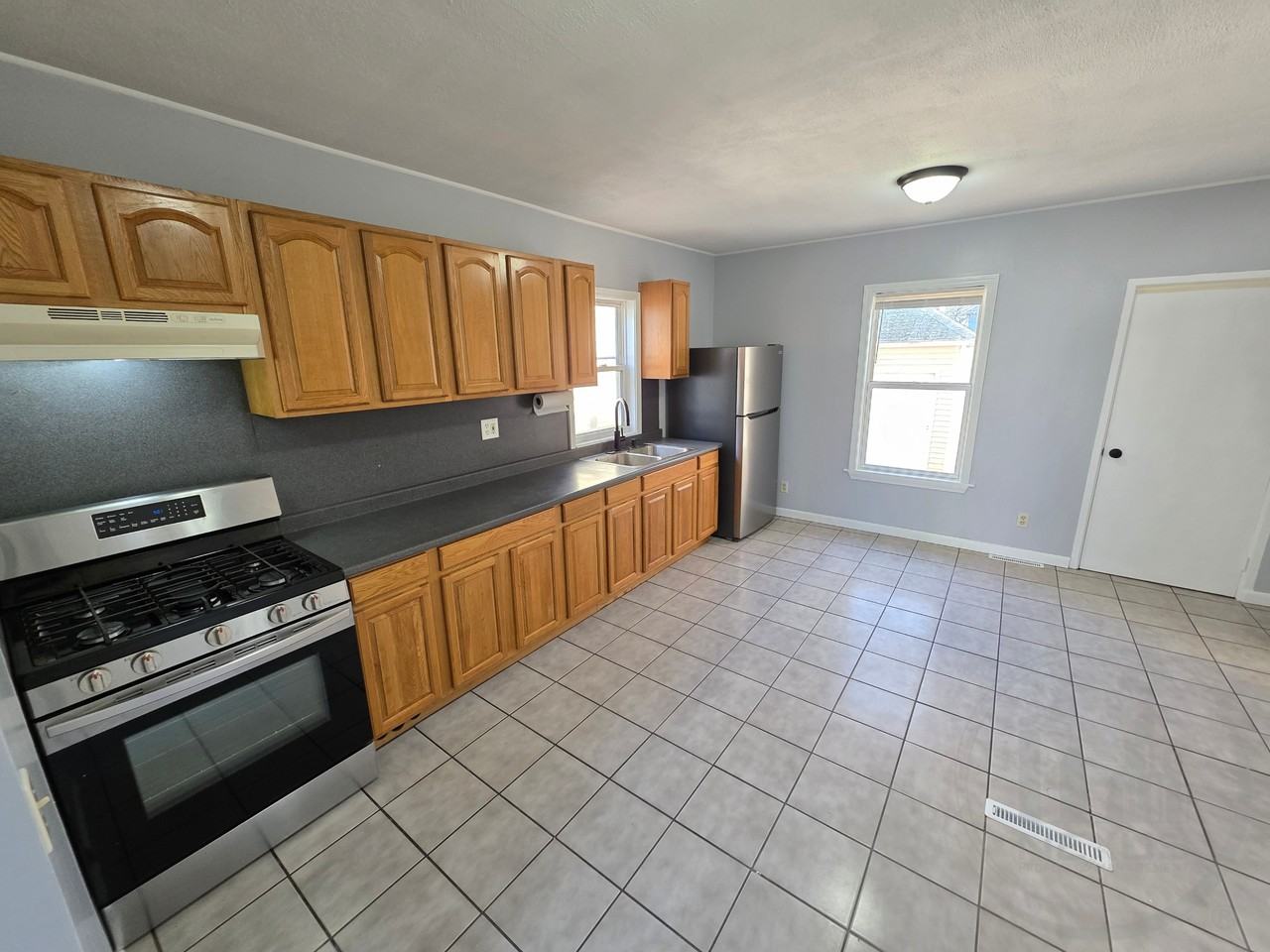 163 Robinson Ave - Photo 2 of 11