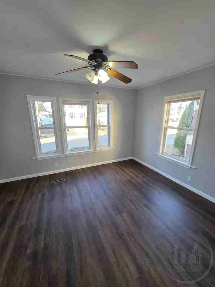 163 Robinson Ave - Photo 3 of 11