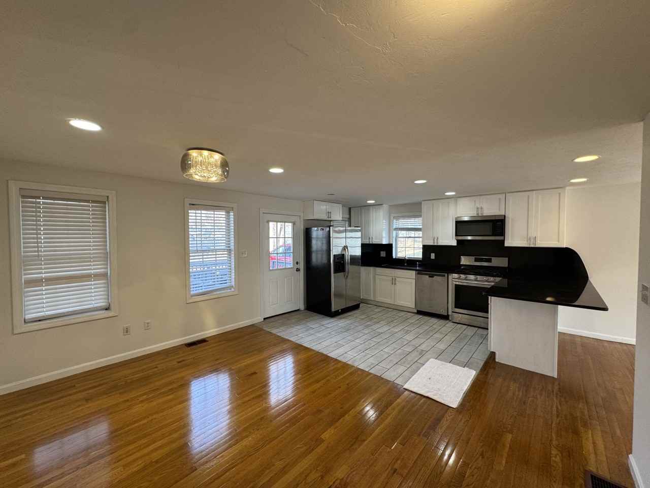 4 Adelaide St - Photo 3 of 14