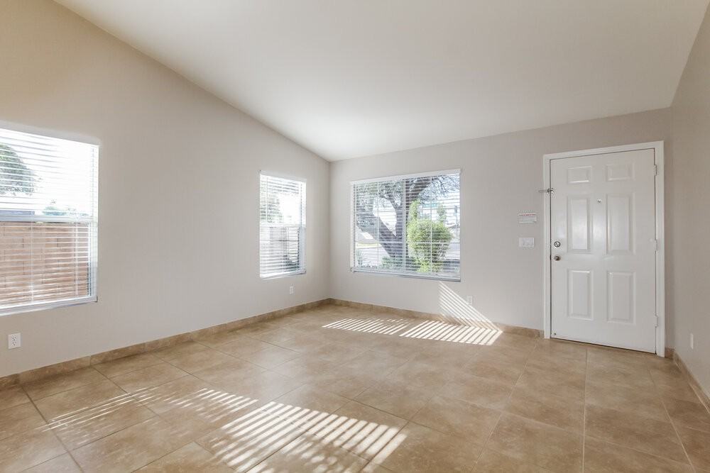 1419 W Villa Theresa Dr - Photo 3 of 16