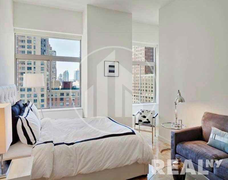 Washington St #17N - Photo 2 of 6