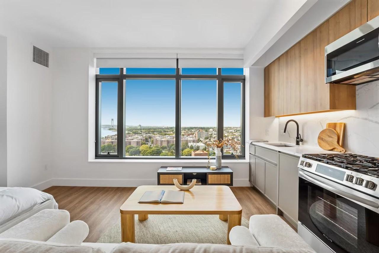 207 Bay 31st St #1056666P - Photo 3 of 26