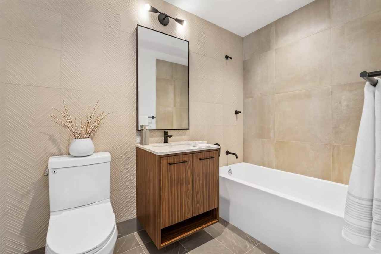 207 Bay 31st St #1056666P - Photo 7 of 26