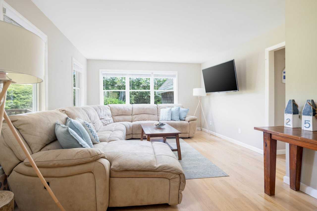 Glendale Dr #1026170P - Photo 2 of 29