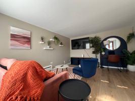 featured image of 912 E Saint Charles Rd