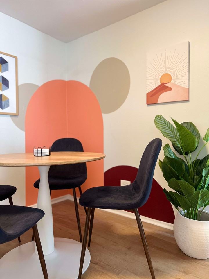 912 E Saint Charles Rd #1026694P - Photo 3 of 10