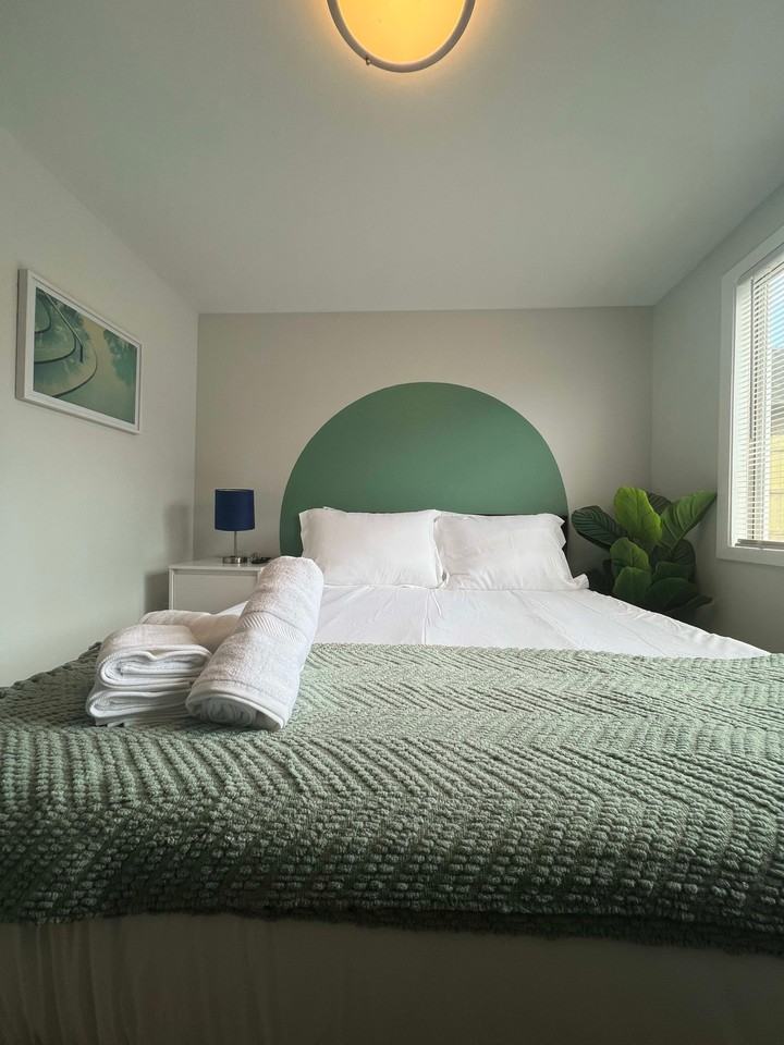 912 E Saint Charles Rd #1026694P - Photo 4 of 10