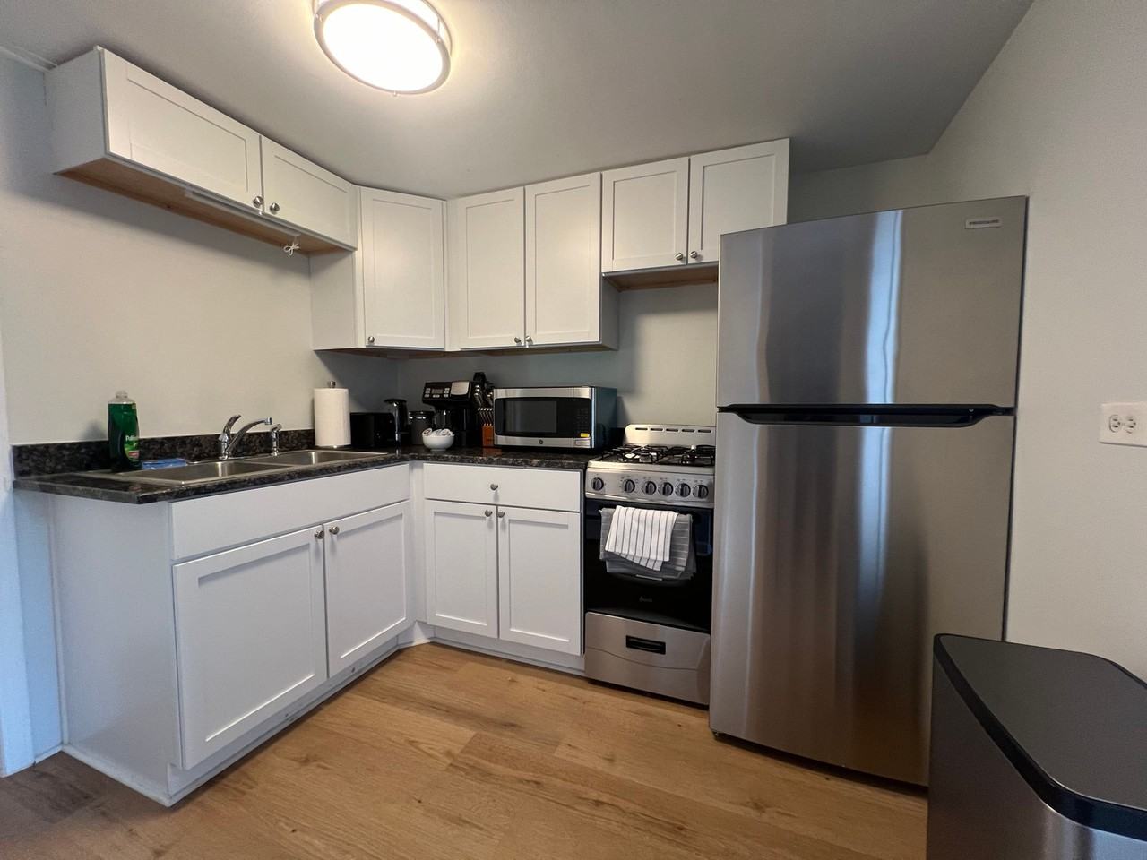 912 E Saint Charles Rd #1026694P - Photo 7 of 10