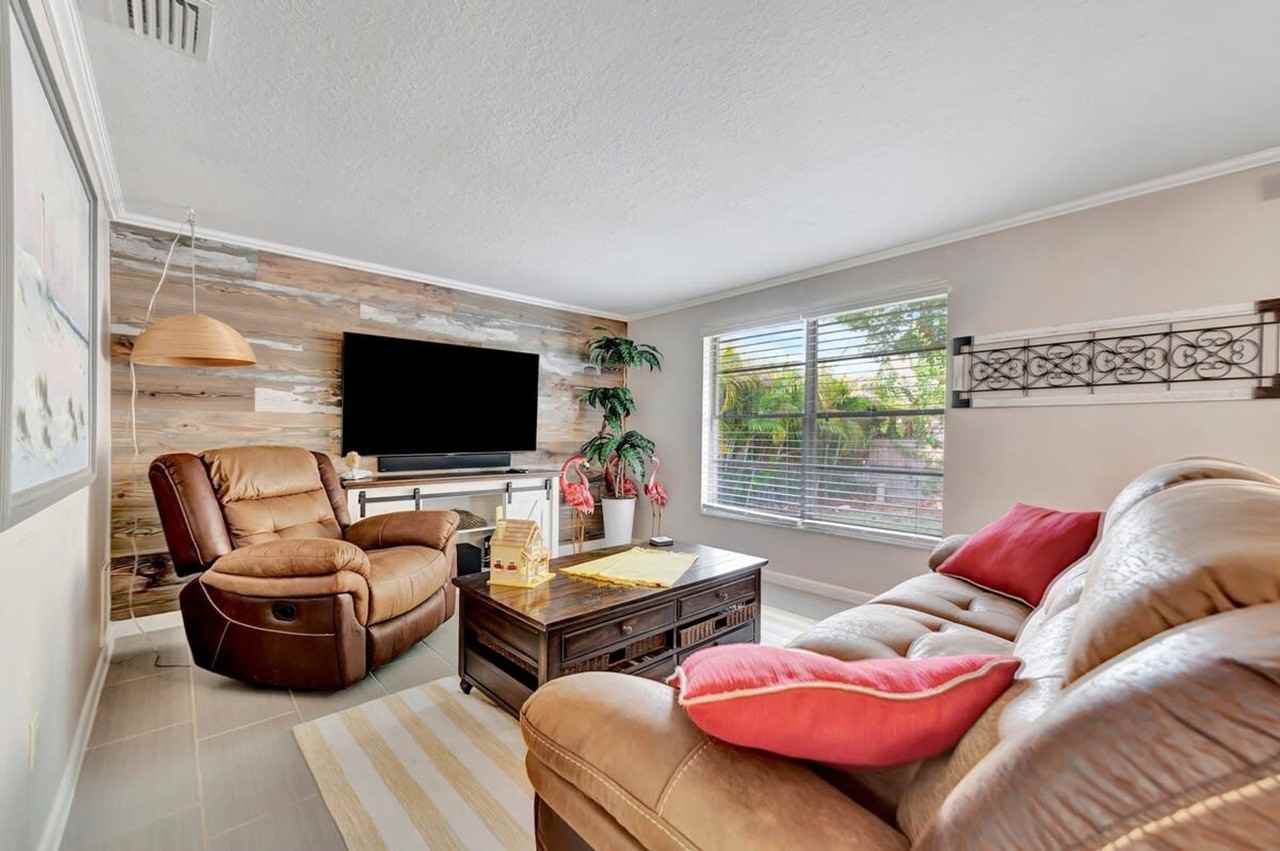 905 Gainesway Drive #1032260P - Photo 3 of 21