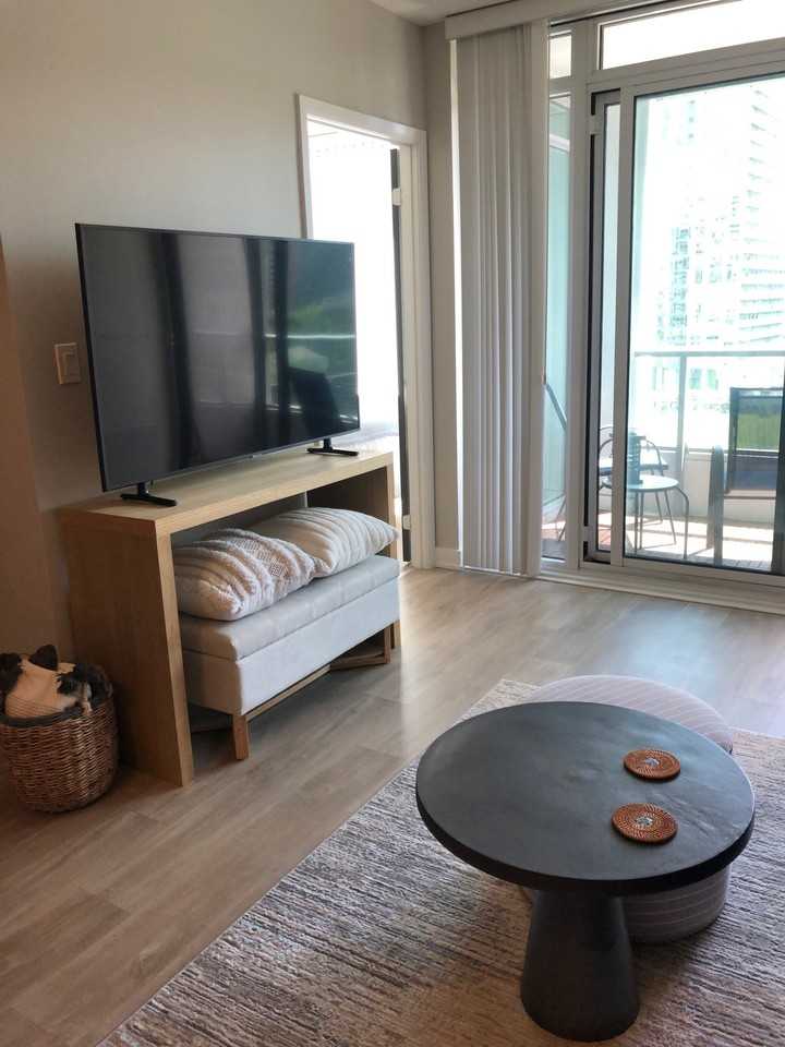 580 Front St W #1034615P - Photo 4 of 11