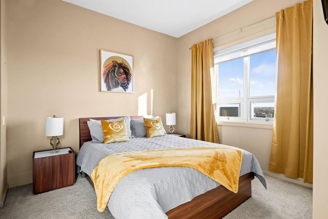 218 17 Avenue SE #1037106P - Photo 5 of 22