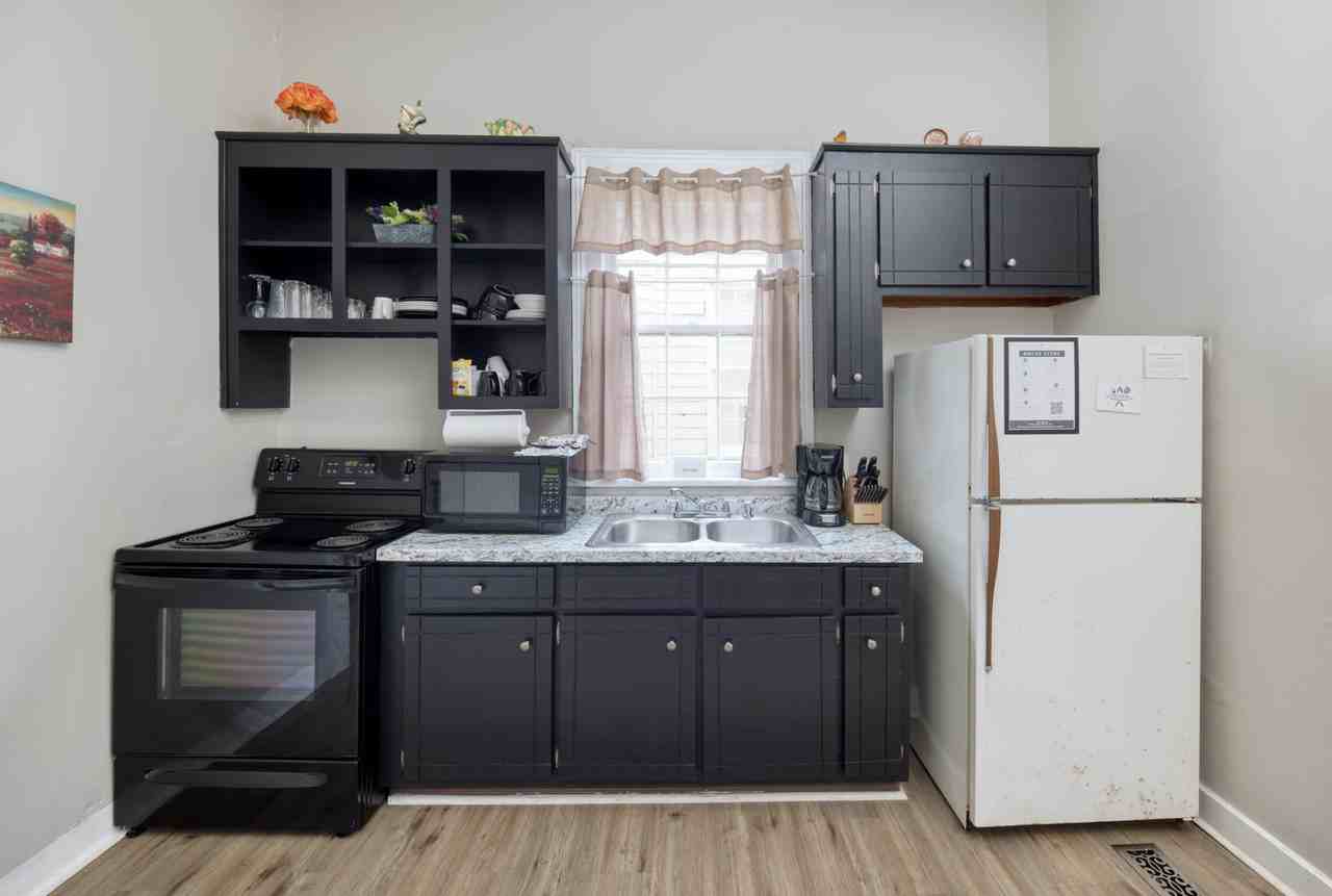 707 2nd Ave #1043450P - Photo 2 of 18