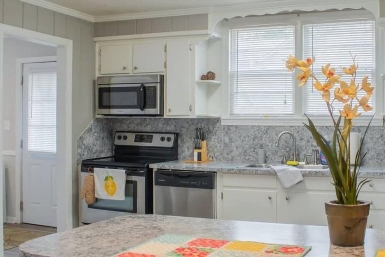 3938 Edgewood Cir #1043496P - Photo 6 of 38