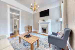 featured image of 1223 Munro Ave