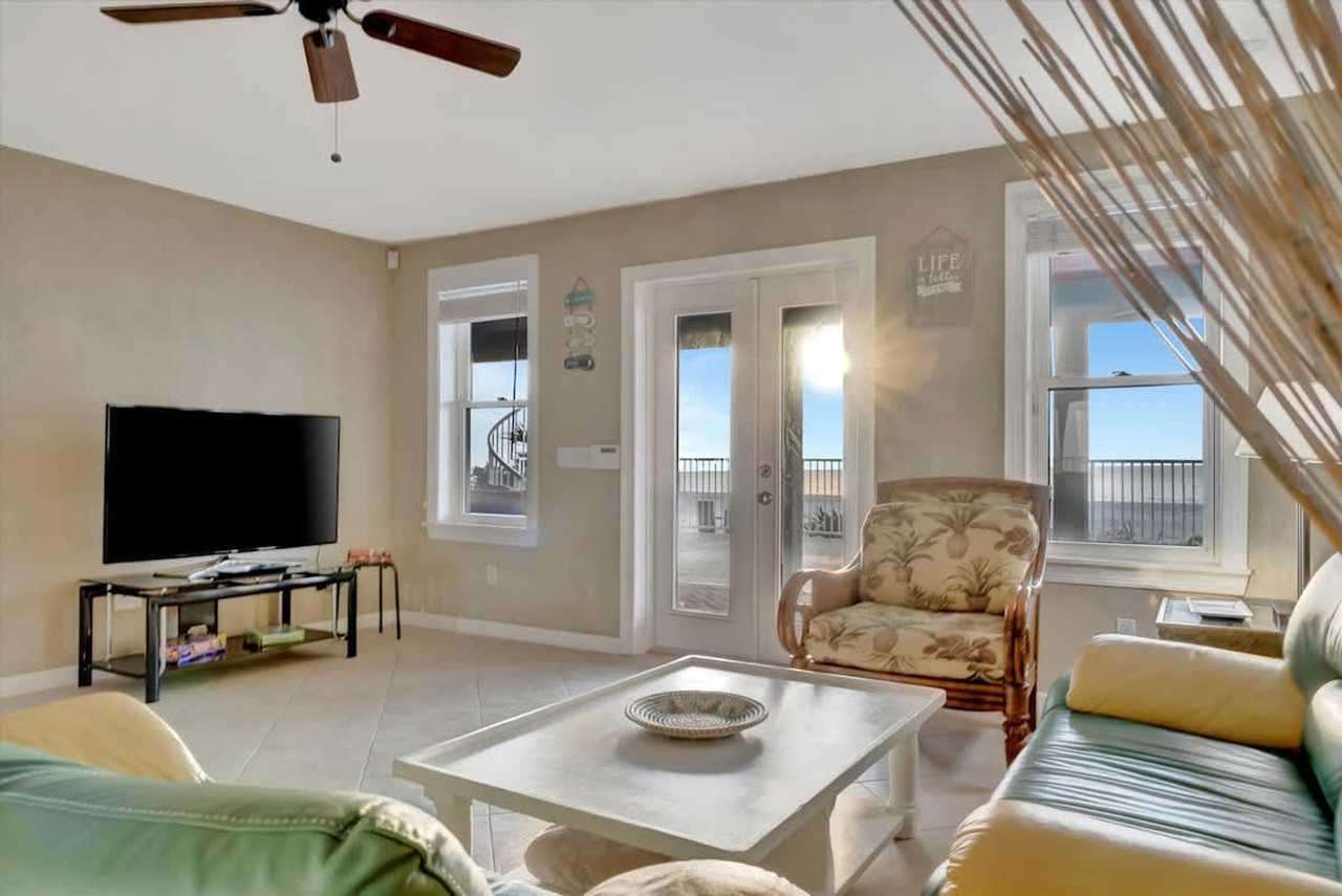 72 Gulf Boulevard - Photo 3 of 110