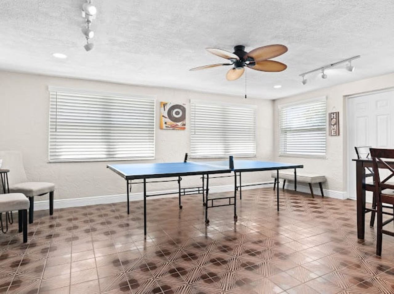 2817 W Woodlawn Ave #1053144P - Photo 4 of 24