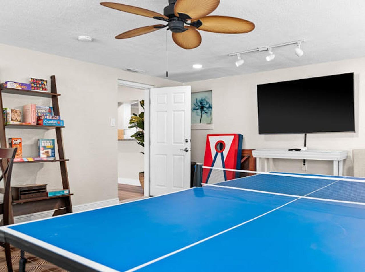 2817 W Woodlawn Ave #1053144P - Photo 5 of 24